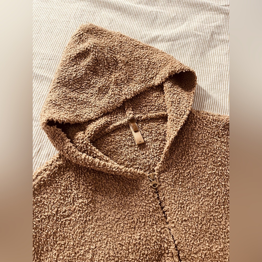 Sold - Picture 3 of 5